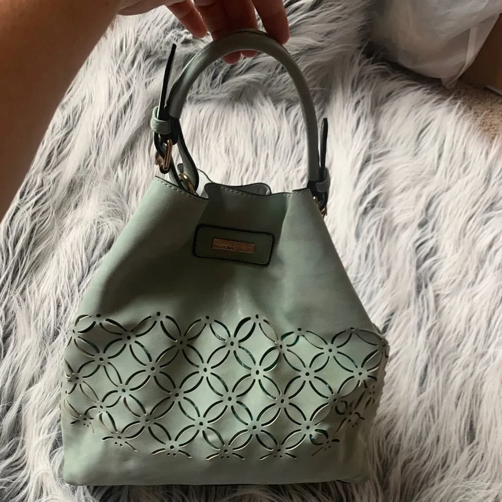 Coco + Carmen‎ Beautiful Laser Cut Mint Shoulder Bag Size M